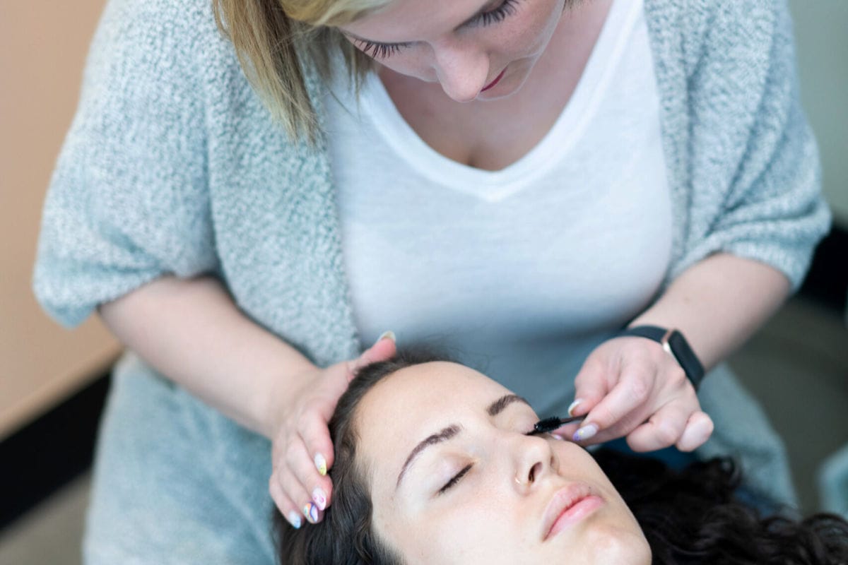 Lash Lift And Tint What It Is, How It Works & Benefits DAELA